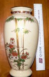 Large beautiful Japanese Satsuma ware Vase. Click for more information...