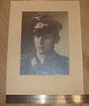 Nice big original portrait photo of German Luftwaffe airman. Click for more information...